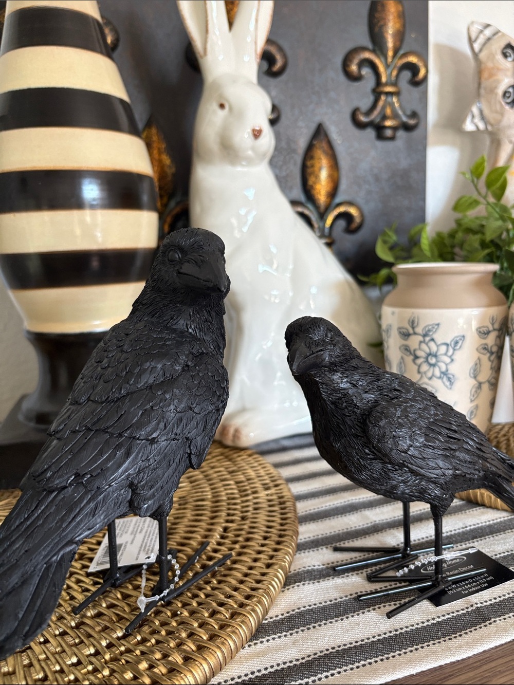 🆕Pair Of Crows Home Decor - Picture 2 of 6